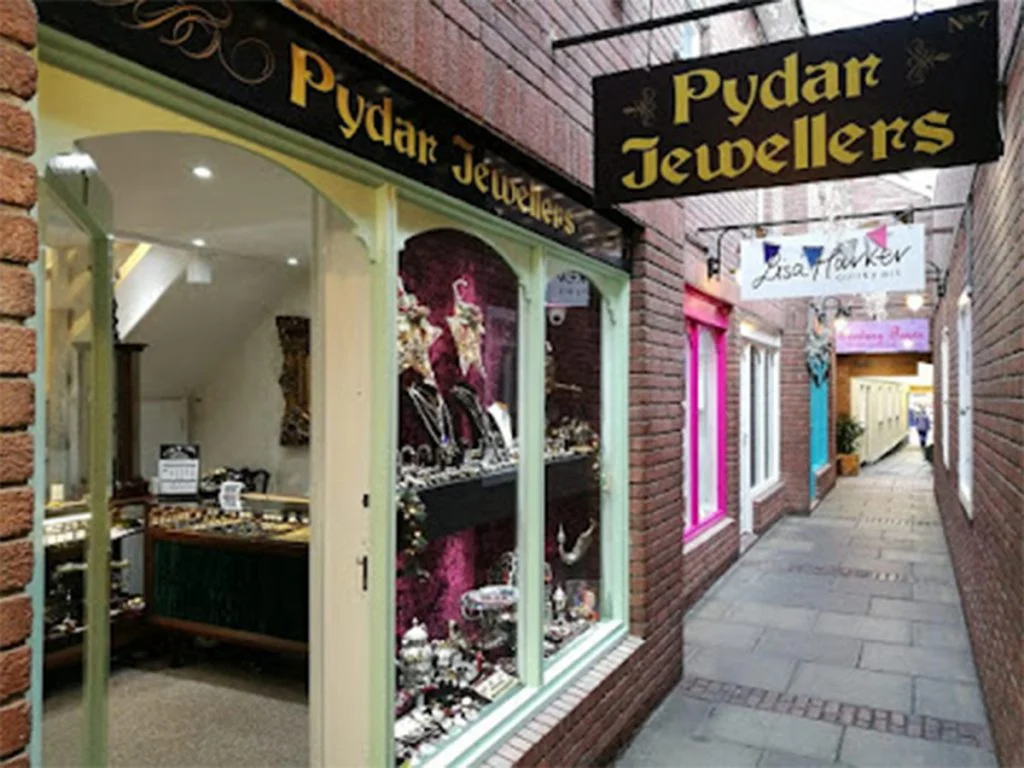 Pydar Jewellers Shopping in Truro