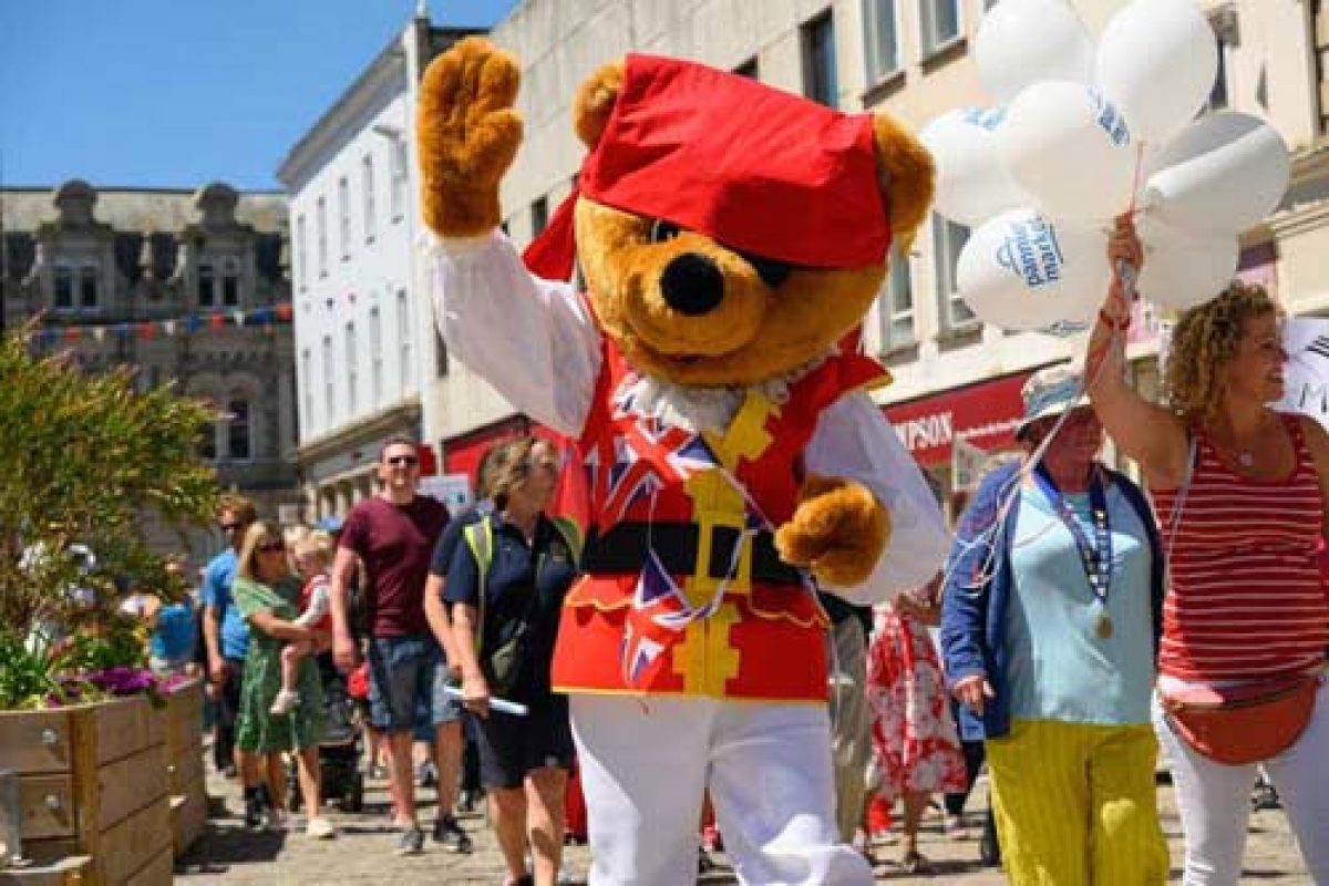 0622-0110-PR4Photos-Truro-Jubilee-Parade-q18zgyzh98rn14vsutlmtgdf783z6390hgjtgk60cg