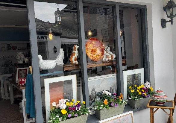 Brocante Revival shop front