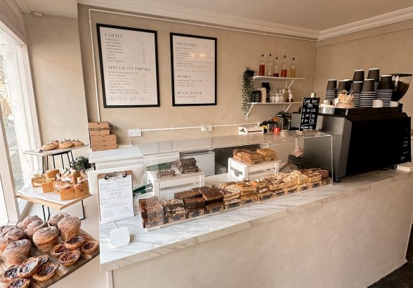 Taupe Cakery 1