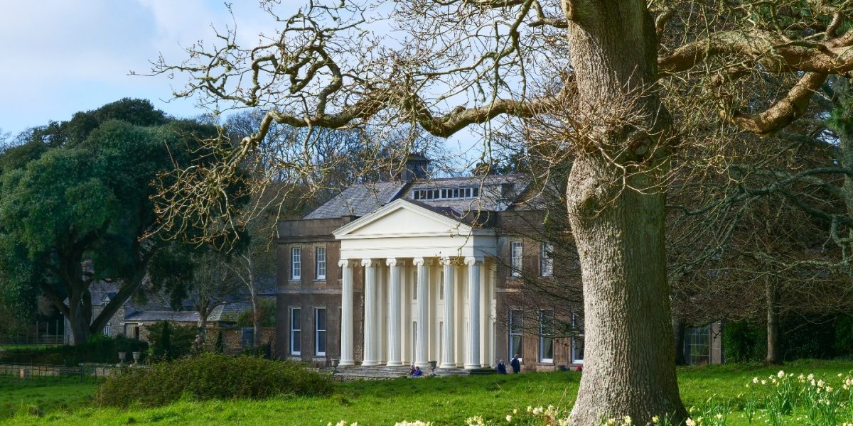 Trelissick_house_in_spring___National_Trust_Images_Hilary_Daniel