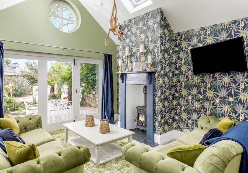 Untitled-1_0001_tree_fern_barn_interior_resized