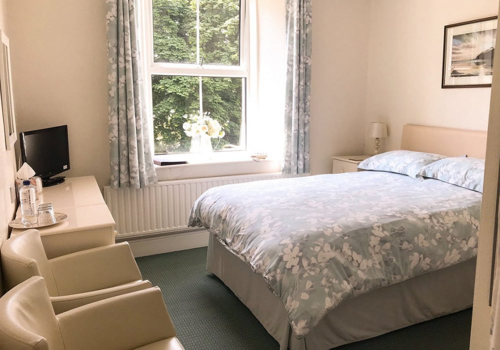 Untitled-1_0002_double-en-suite-room