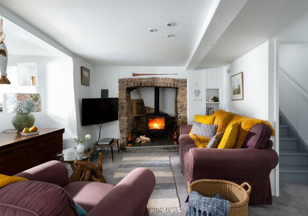 Untitled-1_0003_post_box_cottage_resized